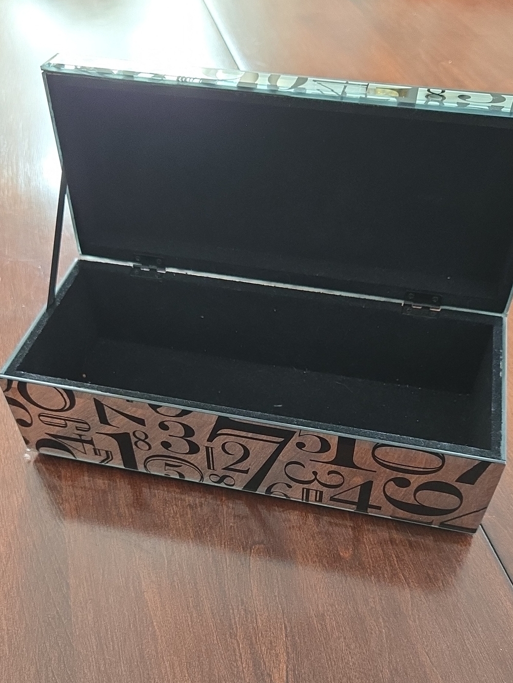 Mirrored Number Pattern Glass Accessory Box - Picture 4 of 4